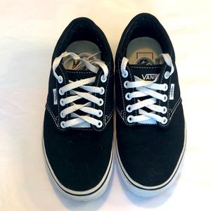 Black canvas Vans